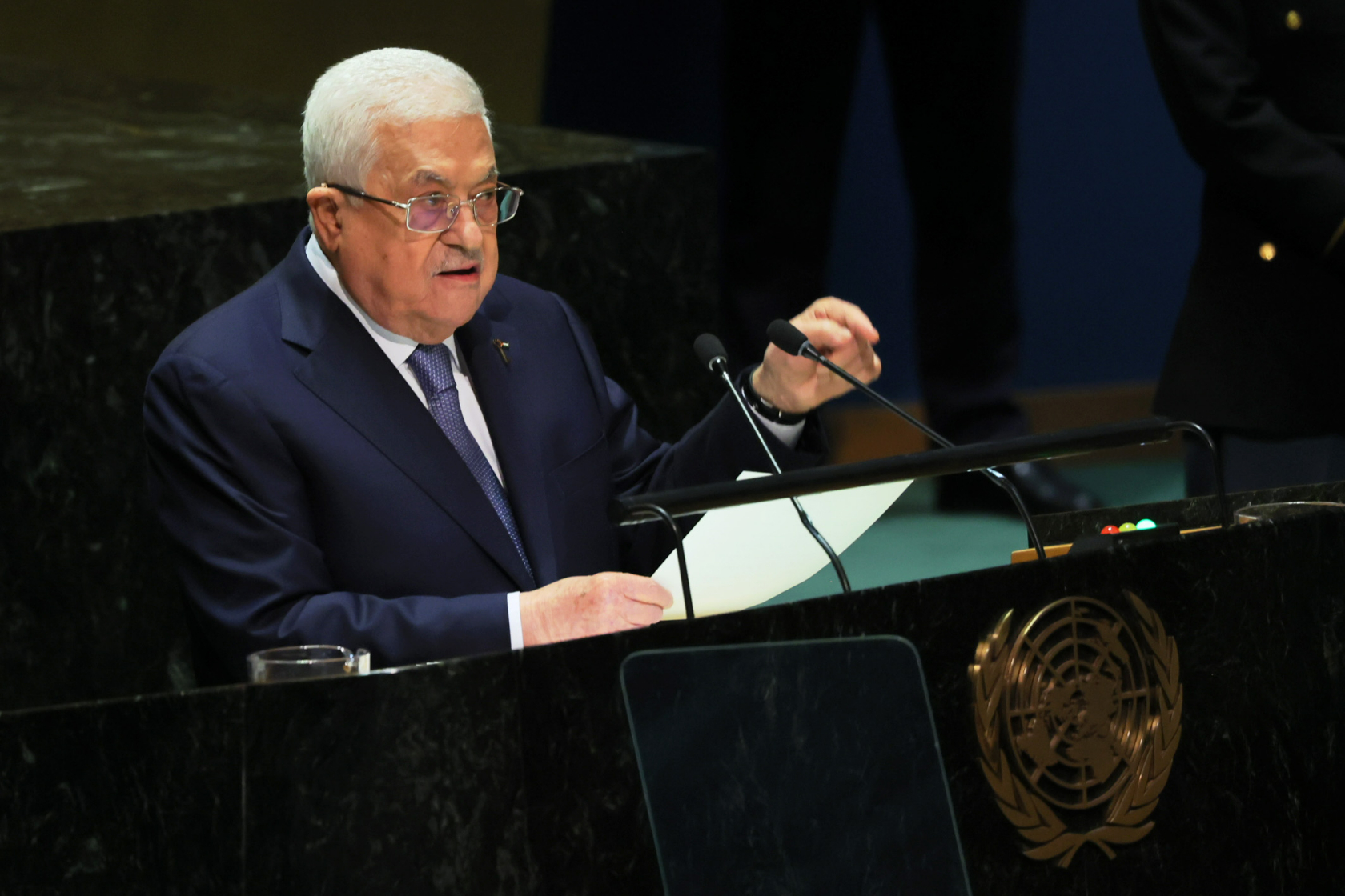 Who represents the Palestinian people? | 1A