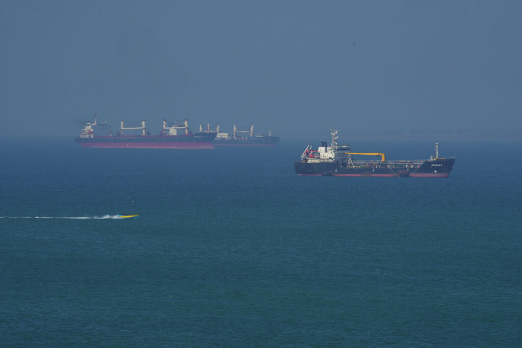 Extended blockade roils oil markets